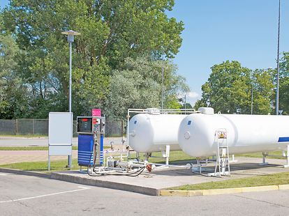 Bulk Liquid Storage Containers for Industrial Use